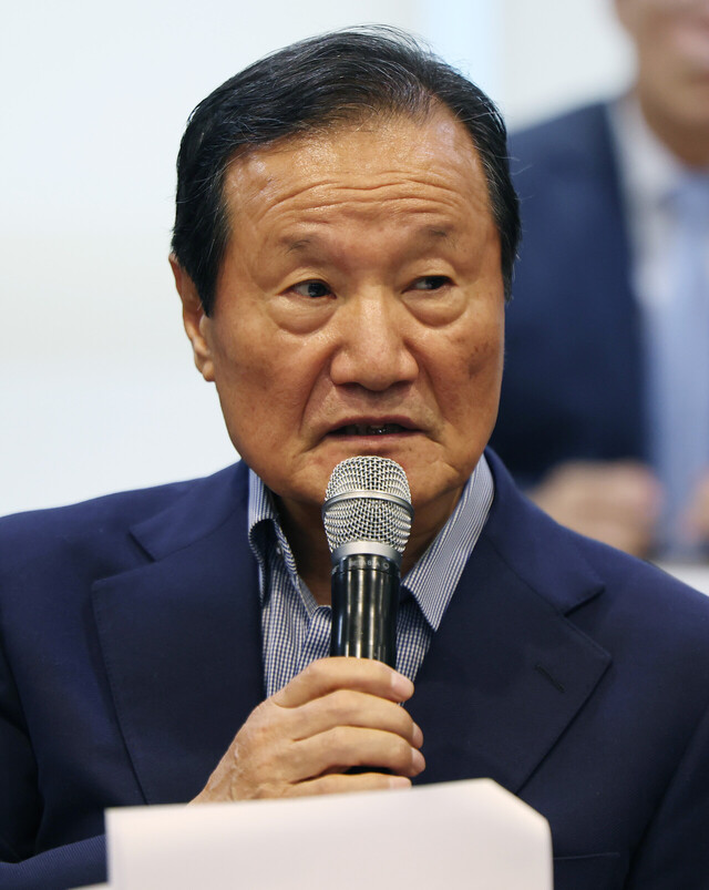 윤증현 전 기획재정부장관