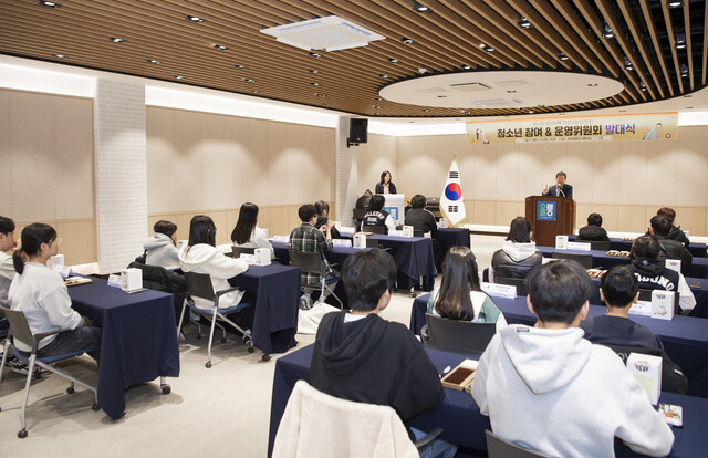 남한권 울릉군수가 울릉도 청소년들의 지역사회 참여중요성을 역설하고 있다./울릉군