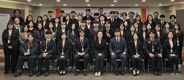2025학년도 학생임원 임명식에서 박지은 총장(1열 오른쪽에서 5번째)을 비롯해 보직교수들과 지도교수, 학생임원들이 단체 기념촬영을 하고 있다./대구과학대학교 제공