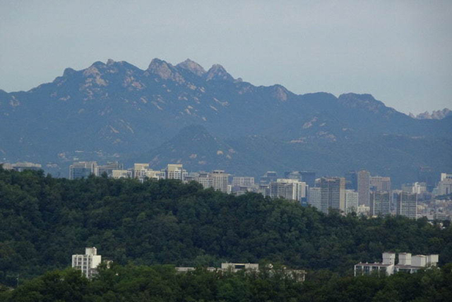 불꽃 형상을 한 관악산