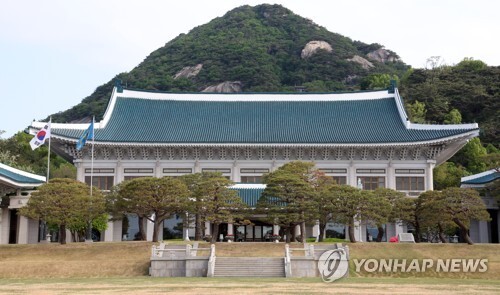 靑 “李대통령, <b>국회</b> 권한 강화한 4년 중임제가 기본 구상”